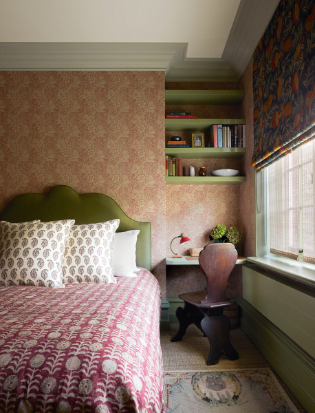 Скульптуры, искусство и узоры: максималистский интерьер в лондоне