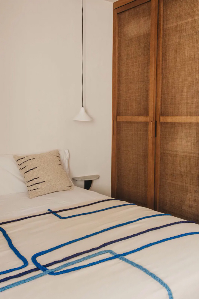 Современная лёгкость и традиционные нотки: курортная вилла на менорке