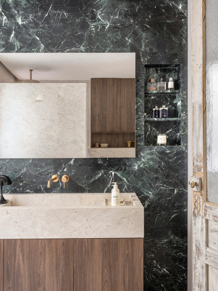 Современное искусство и отголоски прошлого: квартира дизайнера мод в мадриде Современное искусство и отголоски прошлого: квартира дизайнера мод в мадриде