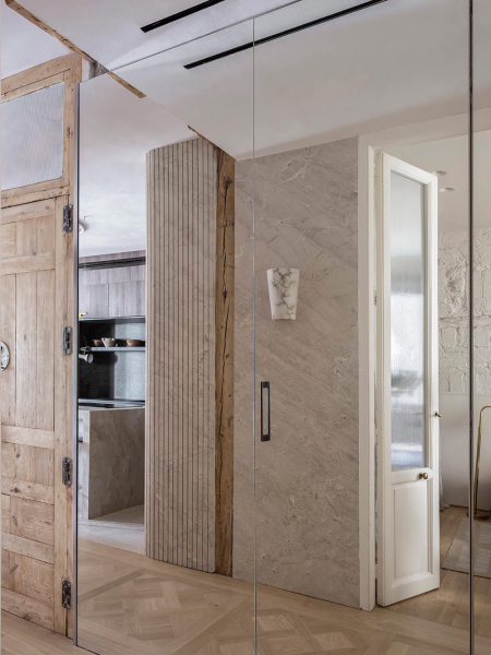 Современное искусство и отголоски прошлого: квартира дизайнера мод в мадриде Современное искусство и отголоски прошлого: квартира дизайнера мод в мадриде