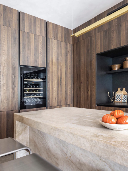 Современное искусство и отголоски прошлого: квартира дизайнера мод в мадриде Современное искусство и отголоски прошлого: квартира дизайнера мод в мадриде