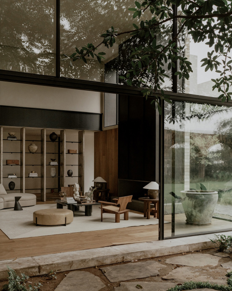 Стеклянные стены и стильный дизайн: современный дом в мексике