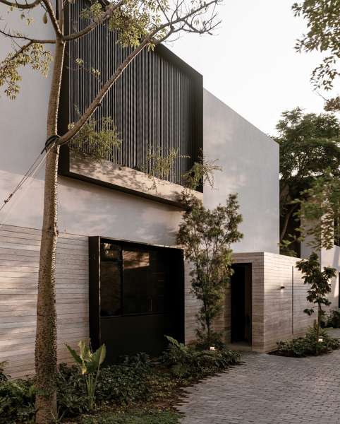 Стеклянные стены и стильный дизайн: современный дом в мексике