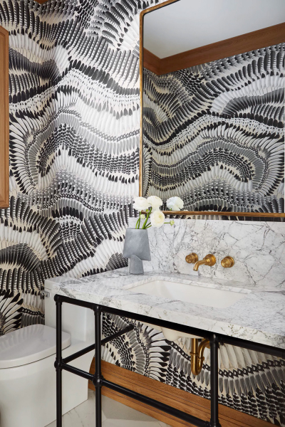 Стильные черно-белые сочетания в интерьерах современного дома у озера в канаде Стильные черно-белые сочетания в интерьерах современного дома у озера в канаде