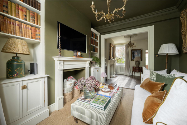 Темные и другие интересные оттенки в интерьере викторианского дома в лондоне Темные и другие интересные оттенки в интерьере викторианского дома в лондоне