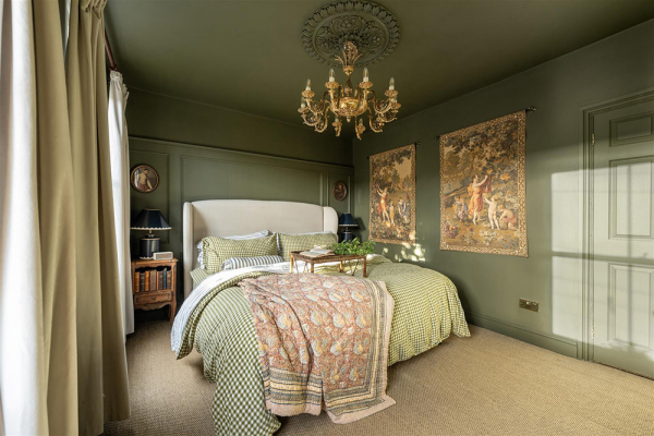 Темные и другие интересные оттенки в интерьере викторианского дома в лондоне Темные и другие интересные оттенки в интерьере викторианского дома в лондоне