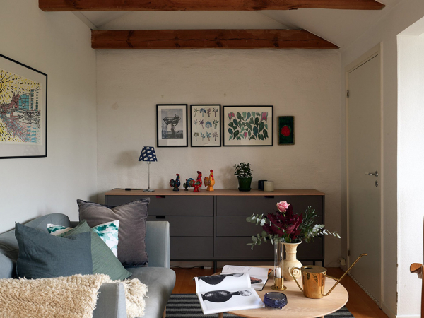 Уютная двухэтажная квартира с небольшой террасой на окраине стокгольмa Уютная двухэтажная квартира с небольшой террасой на окраине стокгольмa