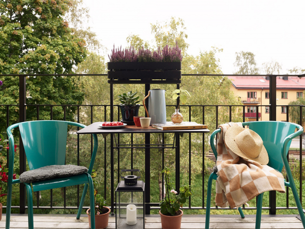 Уютная двухэтажная квартира с небольшой террасой на окраине стокгольмa Уютная двухэтажная квартира с небольшой террасой на окраине стокгольмa