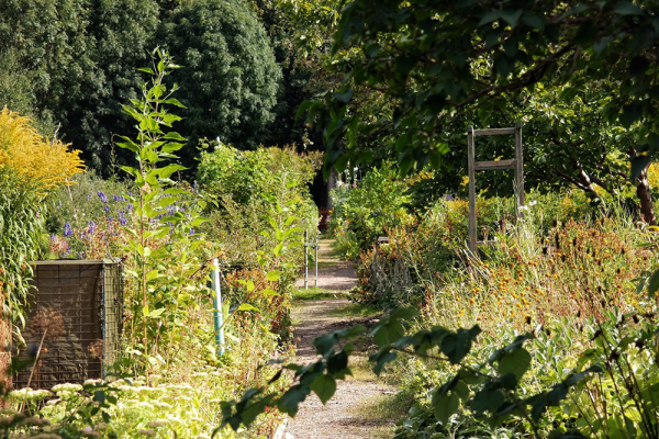 Уютная двухэтажная квартира с небольшой террасой на окраине стокгольмa Уютная двухэтажная квартира с небольшой террасой на окраине стокгольмa