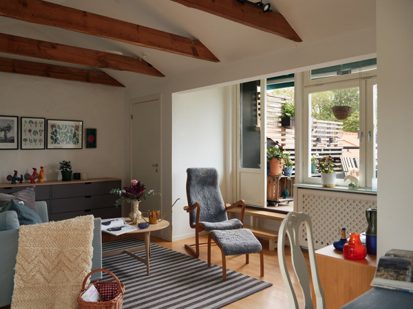 Уютная двухэтажная квартира с небольшой террасой на окраине стокгольмa Уютная двухэтажная квартира с небольшой террасой на окраине стокгольмa