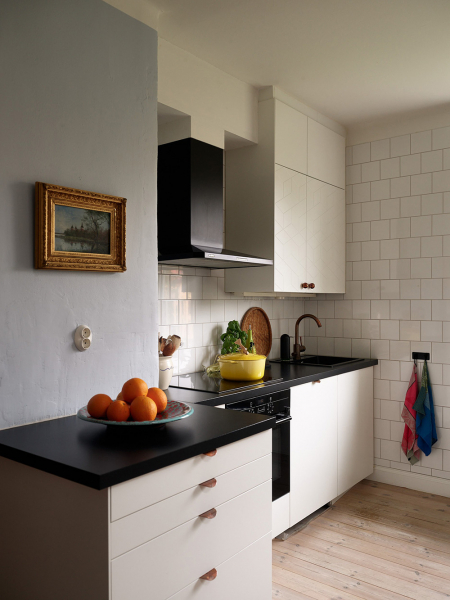 Уютная двухэтажная квартира с небольшой террасой на окраине стокгольмa Уютная двухэтажная квартира с небольшой террасой на окраине стокгольмa