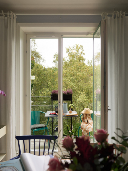 Уютная двухэтажная квартира с небольшой террасой на окраине стокгольмa Уютная двухэтажная квартира с небольшой террасой на окраине стокгольмa