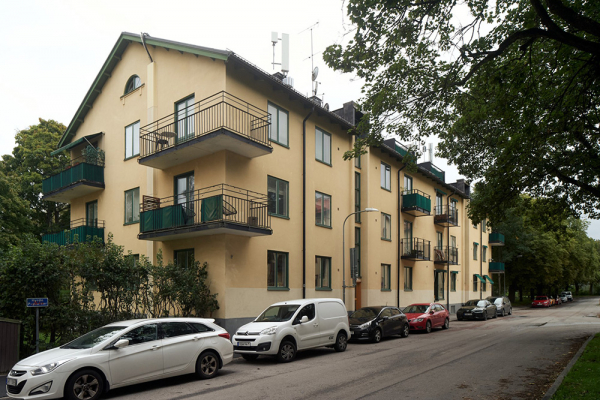 Уютная двухэтажная квартира с небольшой террасой на окраине стокгольмa Уютная двухэтажная квартира с небольшой террасой на окраине стокгольмa