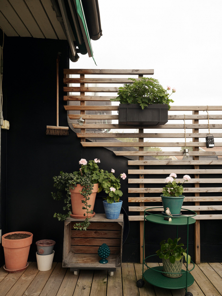 Уютная двухэтажная квартира с небольшой террасой на окраине стокгольмa Уютная двухэтажная квартира с небольшой террасой на окраине стокгольмa