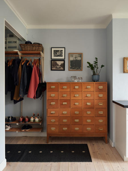 Уютная двухэтажная квартира с небольшой террасой на окраине стокгольмa Уютная двухэтажная квартира с небольшой террасой на окраине стокгольмa