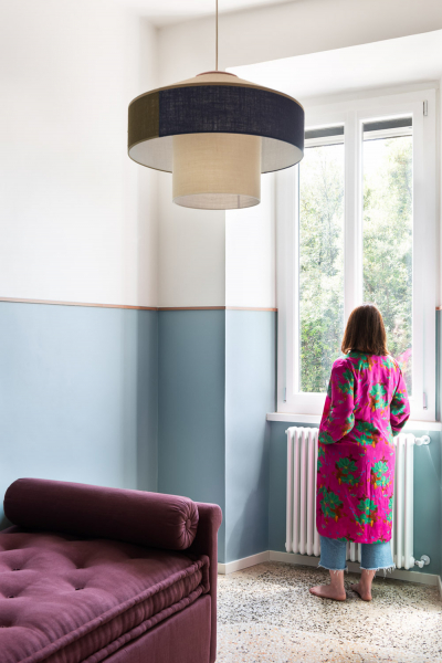 Вставки цвета и красивая плитка на полу: современный интерьер в старом доме в риме