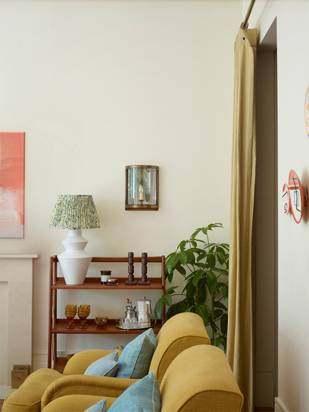 Жизнерадостный интерьер в лондоне, вдохновлённый летним отдыхом