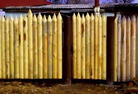 Строительство деревянных заборов из бруса Строительство деревянных заборов из бруса
