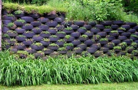 Забор из подручных материалов Забор из подручных материалов