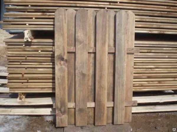 Решаем каким сделать забор из дерева Решаем каким сделать забор из дерева