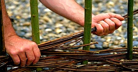 Заборы и ограждения из прутьев Заборы и ограждения из прутьев