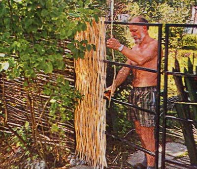 Как сделать плетень на даче Как сделать плетень на даче