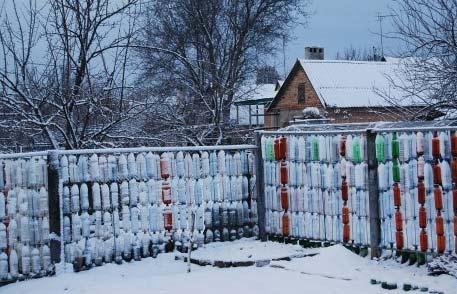 Как сделать забор из пластиковых бутылок Как сделать забор из пластиковых бутылок