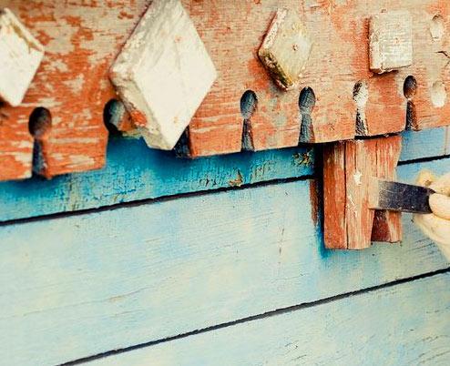 Чем лучше покрасить деревянный забор Чем лучше покрасить деревянный забор