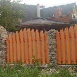 Решаем каким сделать забор из дерева Решаем каким сделать забор из дерева