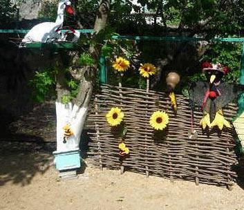 Возведение забора тын Возведение забора тын