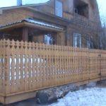 Решаем каким сделать забор из дерева Решаем каким сделать забор из дерева