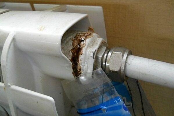 Каким должен быть теплоноситель для систем отопления: параметры жидкости для радиаторов Каким должен быть теплоноситель для систем отопления: параметры жидкости для радиаторов