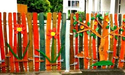 Чем лучше покрасить деревянный забор Чем лучше покрасить деревянный забор