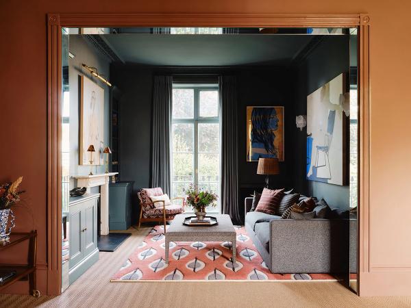 Атмосферные оттенки в элегантных интерьерах георгианского таунхауса на юге лондона Атмосферные оттенки в элегантных интерьерах георгианского таунхауса на юге лондона