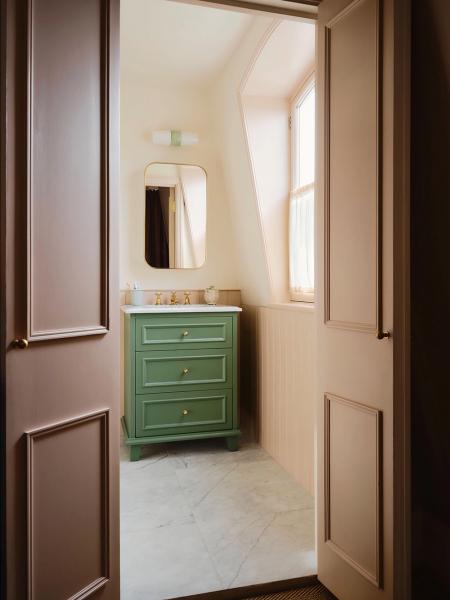 Атмосферные оттенки в элегантных интерьерах георгианского таунхауса на юге лондона Атмосферные оттенки в элегантных интерьерах георгианского таунхауса на юге лондона