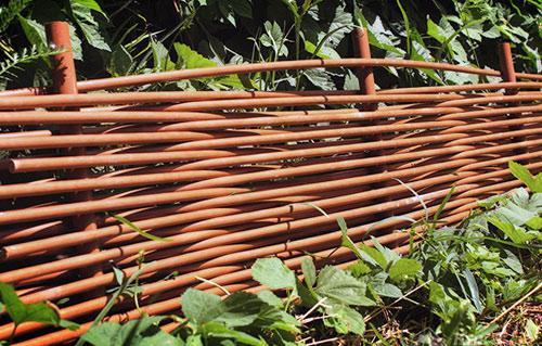 Возведение забора тын Возведение забора тын