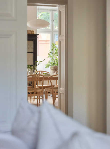 Белая скандинавия: очарование минималистичного интерьера в мальмё Белая скандинавия: очарование минималистичного интерьера в мальмё