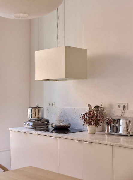 Белая скандинавия: очарование минималистичного интерьера в мальмё Белая скандинавия: очарование минималистичного интерьера в мальмё