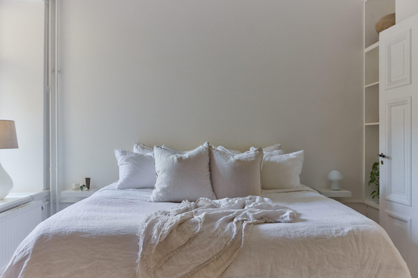 Белая скандинавия: очарование минималистичного интерьера в мальмё Белая скандинавия: очарование минималистичного интерьера в мальмё