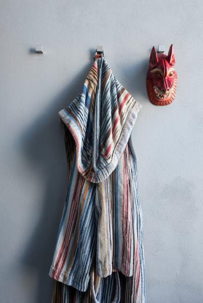 Без штор, но с книгами: светлый современный интерьер в риме Без штор, но с книгами: светлый современный интерьер в риме