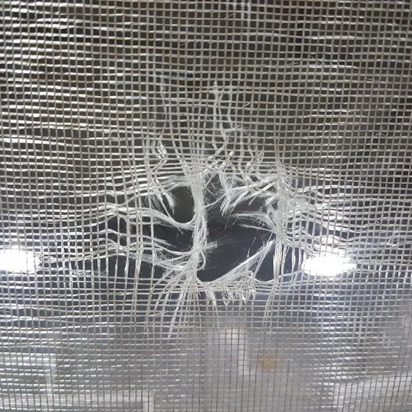 Как поменять москитную сетку в рамке своими руками (3 способа + видео) Как поменять москитную сетку в рамке своими руками (3 способа + видео)