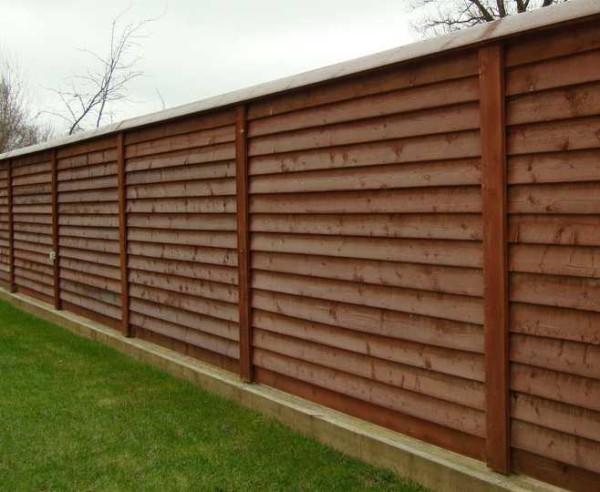 Решаем каким сделать забор из дерева Решаем каким сделать забор из дерева