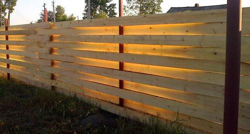 Как сделать плетеный забор из досок Как сделать плетеный забор из досок