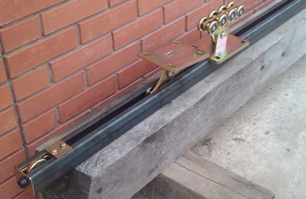 Как сделать сдвижные (откатные) ворота: делаем консольные — фотоотчет, видео Как сделать сдвижные (откатные) ворота: делаем консольные — фотоотчет, видео