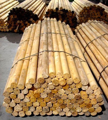 Установка забора из березовых карандашей Установка забора из березовых карандашей