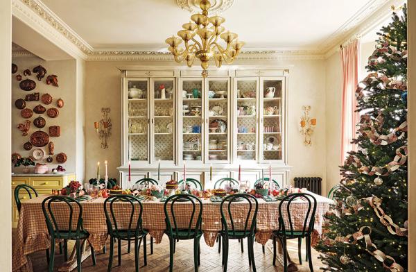 Красочная английская сказка в доме автора кулинарных книг в лондоне Красочная английская сказка в доме автора кулинарных книг в лондоне