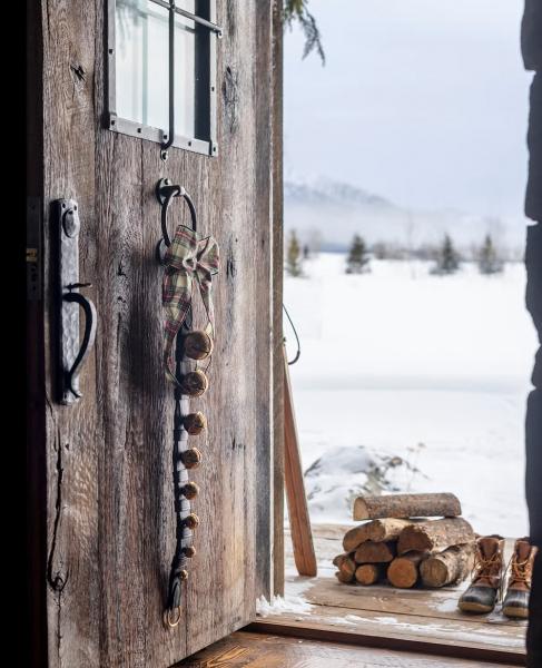 Праздники на горнолыжном курорте: интерьер в стиле рустик в монтане Праздники на горнолыжном курорте: интерьер в стиле рустик в монтане