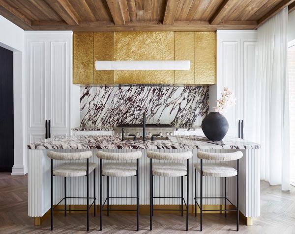 Роскошный деревянный потолок в интерьере модной квартиры в торонто Роскошный деревянный потолок в интерьере модной квартиры в торонто