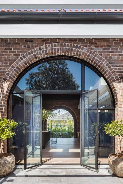 Стильный интерьер в божественном помещении: реконструкция старинной церкви в сиднее Стильный интерьер в божественном помещении: реконструкция старинной церкви в сиднее