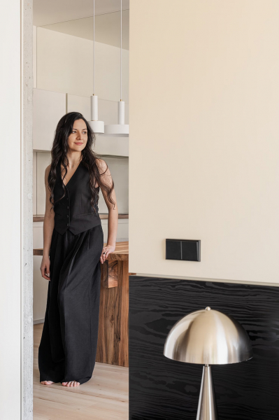 Стильный минимализм в молочных тонах: маленькая двушка в киеве (45 кв. М) Стильный минимализм в молочных тонах: маленькая двушка в киеве (45 кв. М)